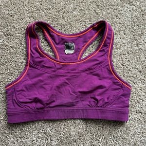 Woman’s Icebreaker sports bra